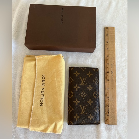 Louis Vuitton Wallet - Picture 3 of 3